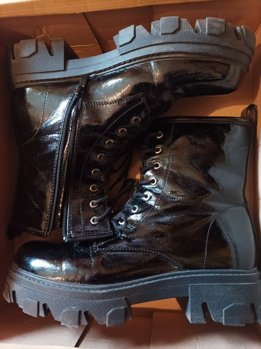 Buty zimowe jak nowe na grubej podeszwie