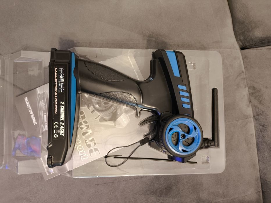 Carro telecomandado a gasolina