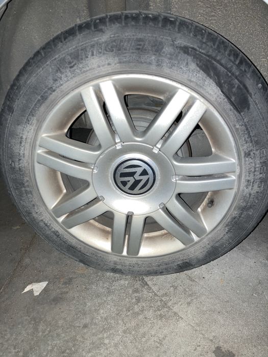 4 Jantes VW C/pneus michelin    185/60R15	6Jx15 ET38	    5x100
