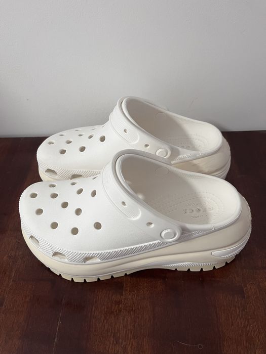 Crocs Classic Mega Crush Clog White W8