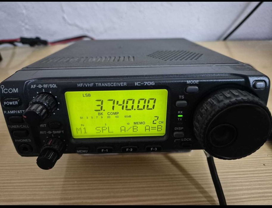 Radio ICOM-706 HF