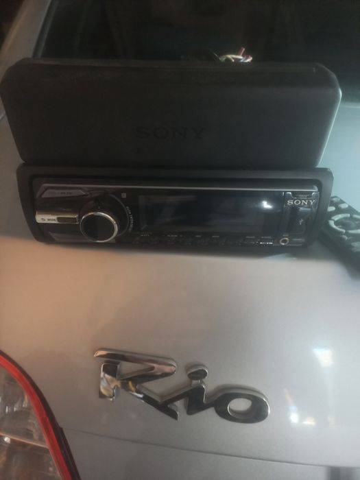продам магнитолу Sony  ориг.