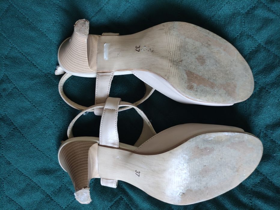 Skórzane sandały na obcasie rozmiar 37