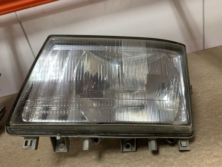 Farol Mitsubishi canter fuso 2007