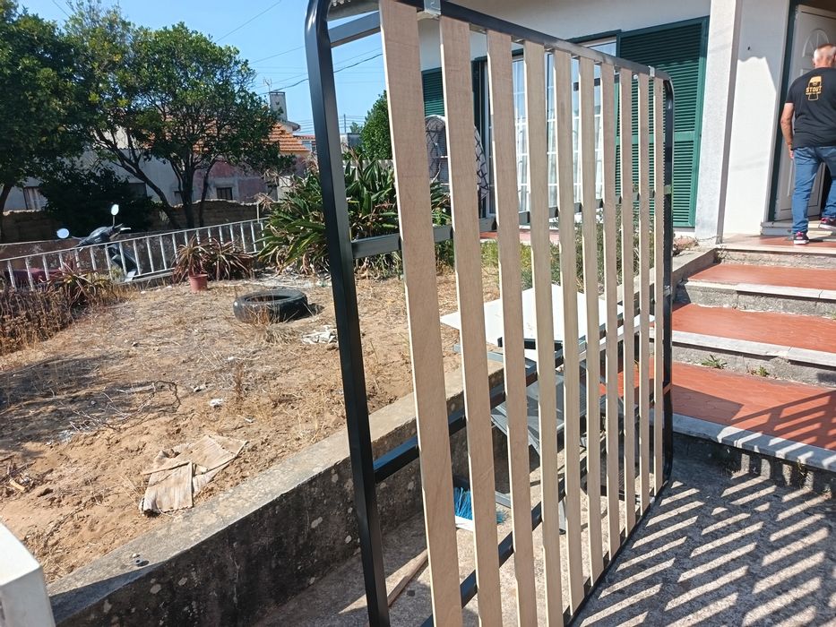 Estrado com cama de 2mx2m