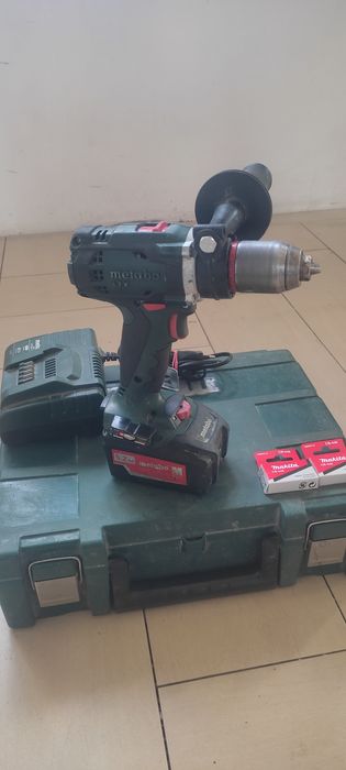 Шуруповерт Metabo BS LTX 18 impuls  Bosch gsr 120
