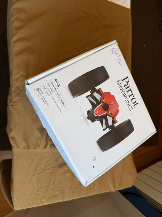 Parrot Mini Drone - Maz jumping race drone