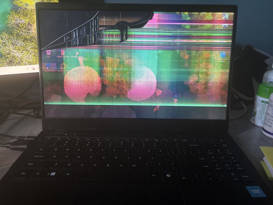 Laptop czarny techbite