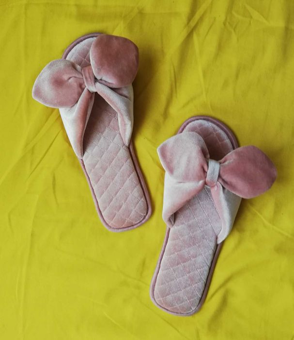 eleganckie mięciutkie pantofle kapcie glamour pudrowy róż 39