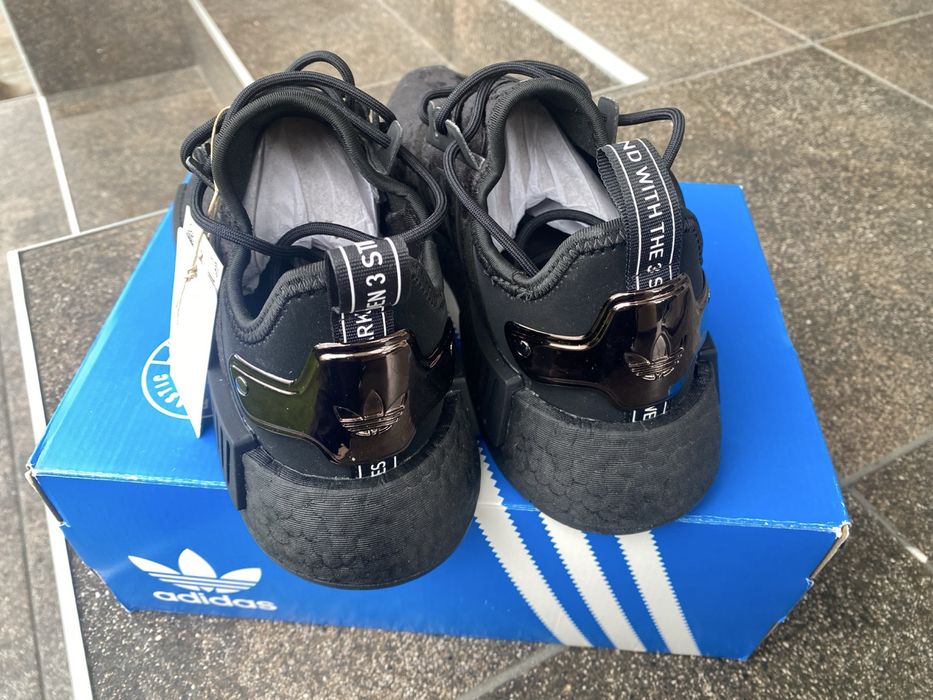 Adidas nmd r1 нові