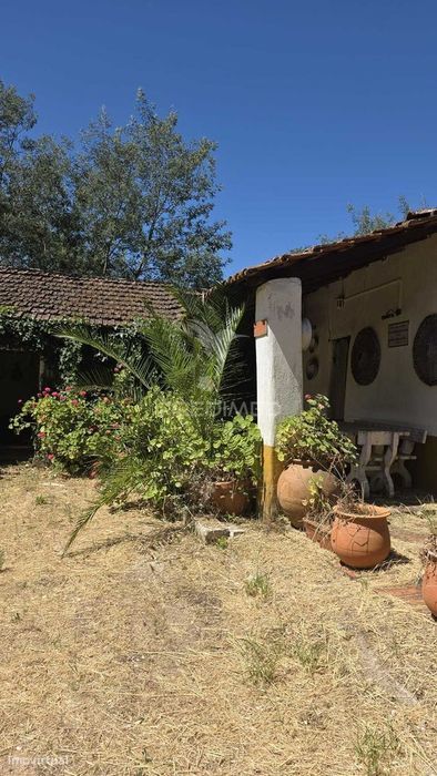 Moradia T2 com quinta para comprar em Espinheiro