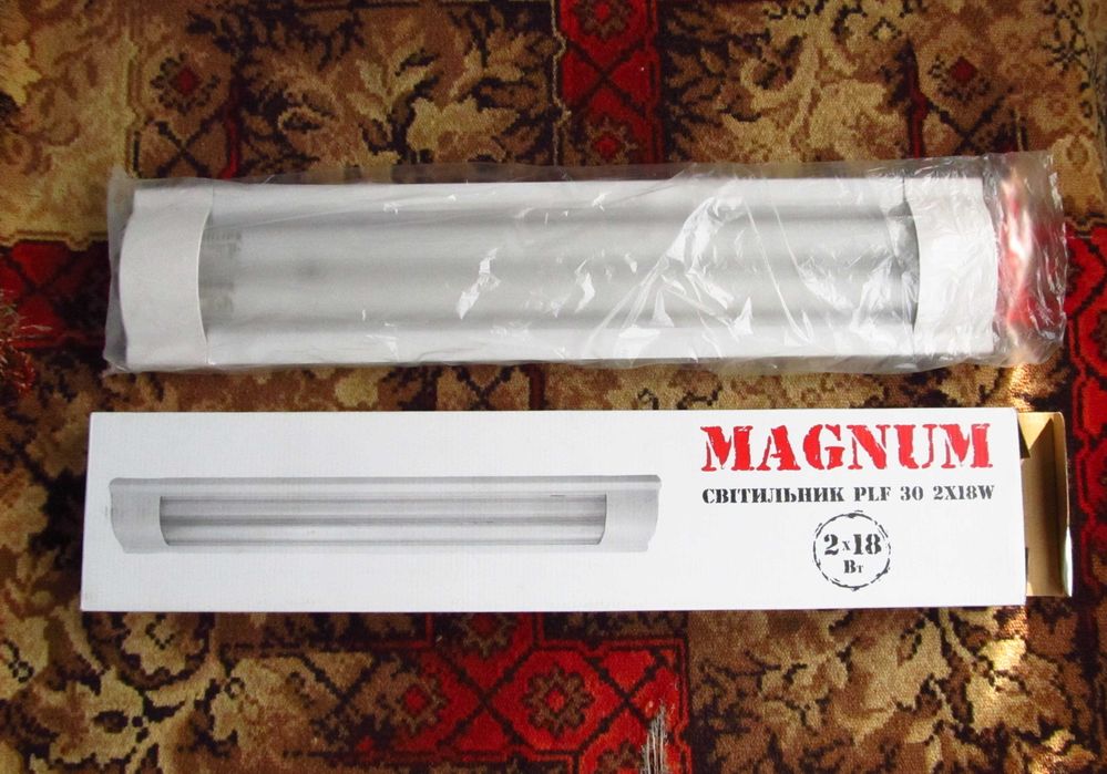 Светильник мебельный новый люминисцентный