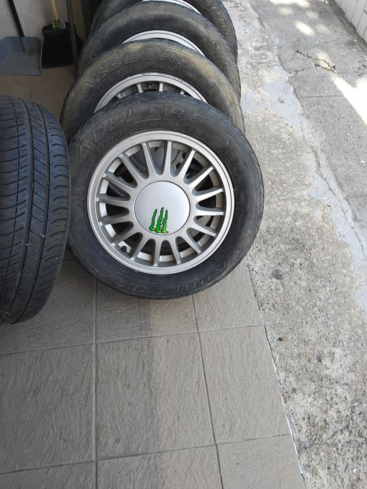 5 jantes audi com pneus bons.