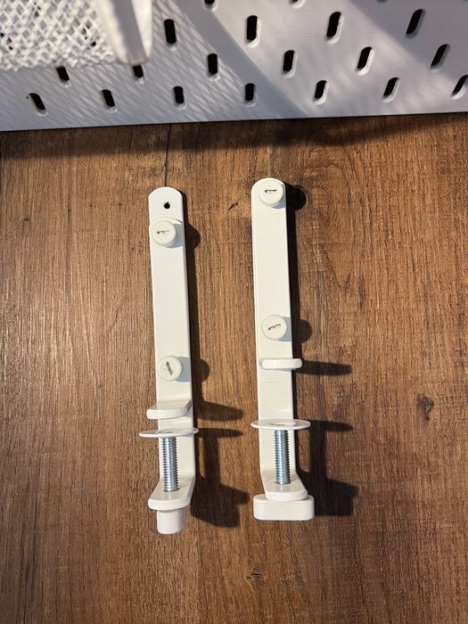 Painel organizador IKEA SKÅDIS completo com acessórios e candeeiro