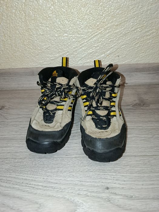 Кросівки для хлопчика 26 розміру