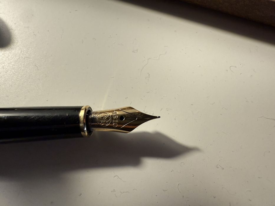 Caneta Sheaffer Targa com ponta em ouro de 23k