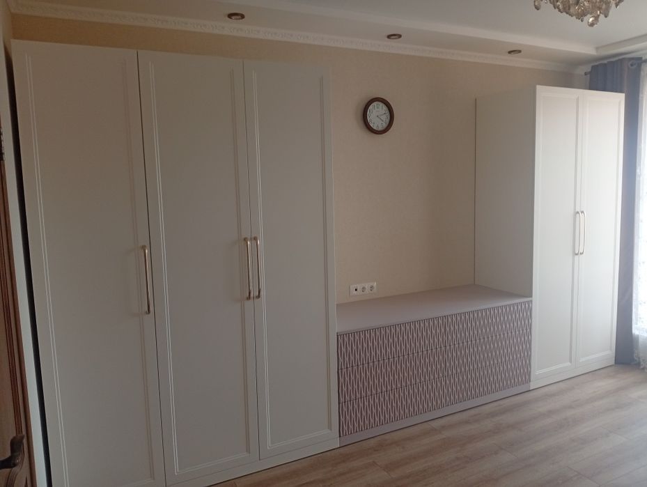 Гостинные,кухни, шкафы купе,прихожие под заказ.