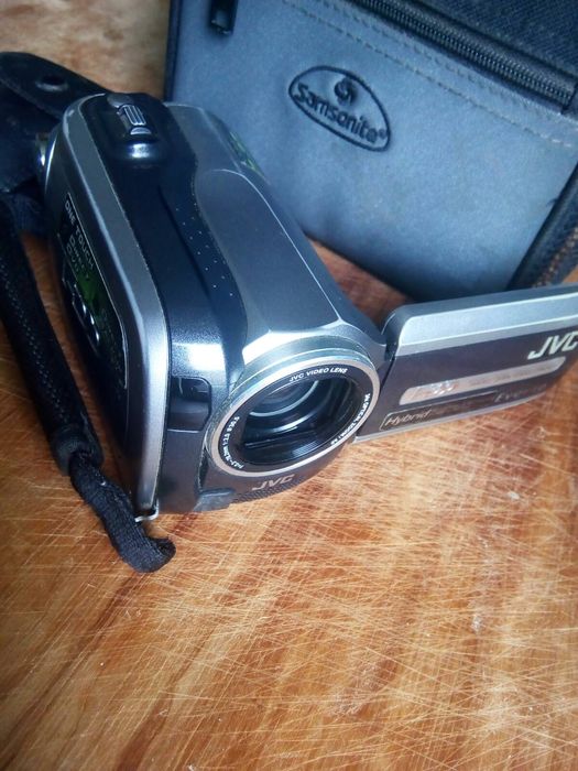 Видеокамера JVC, 34-х зум, 30gb память