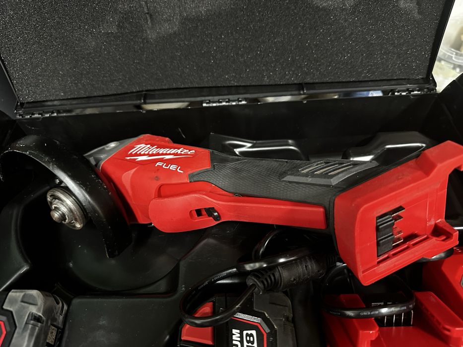 Milwaukee  M18 FSAGV125XPDB Szlifierka