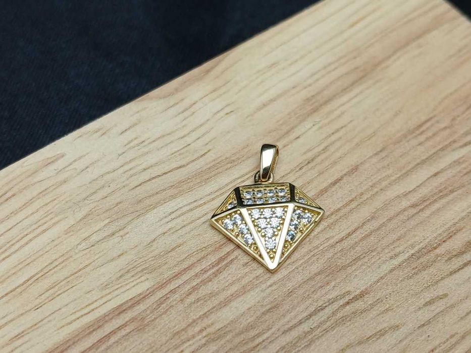 Piękna Złota Zawieszka Diament 1,29g P585