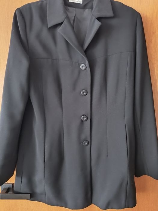 Elegancka czarna marynarka