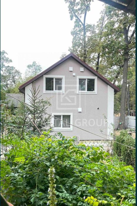 Двоповерховий будиночок в м Ірпінь в приватному секторі.