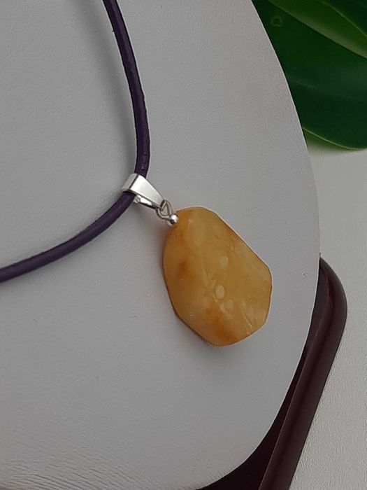 naszyjnik choker z bursztynem