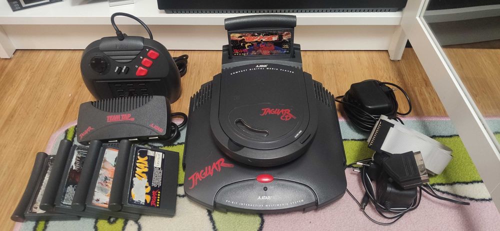 Konsola  Atari Jaguar CD plus gry