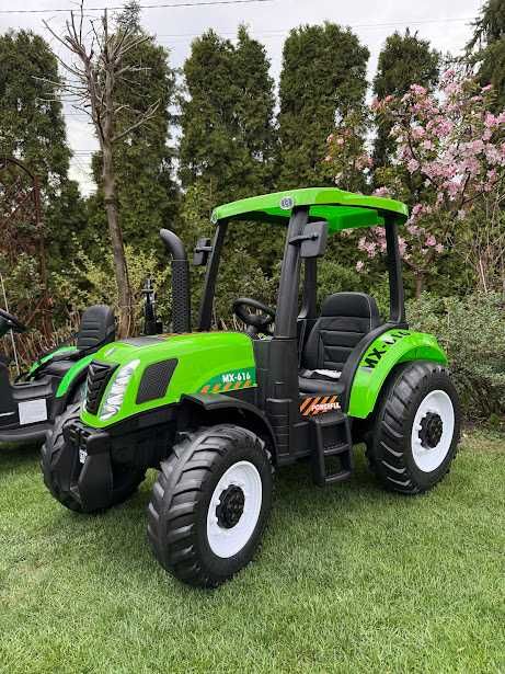 Traktor na akumulator New Holland zielony