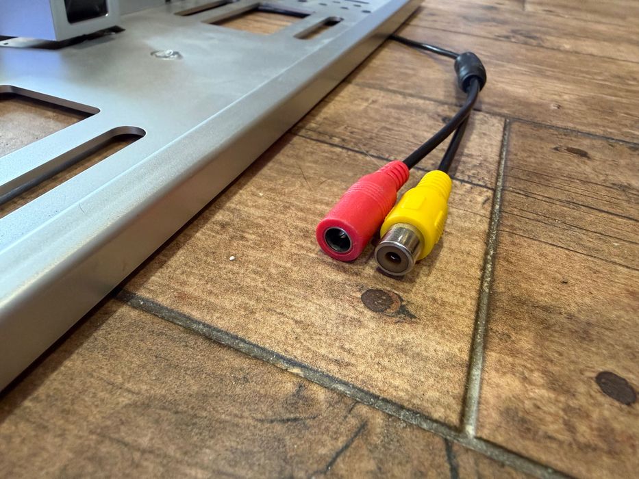 Suporte Matrícula para carro, carrinha, jipe etc com Câmara AV
