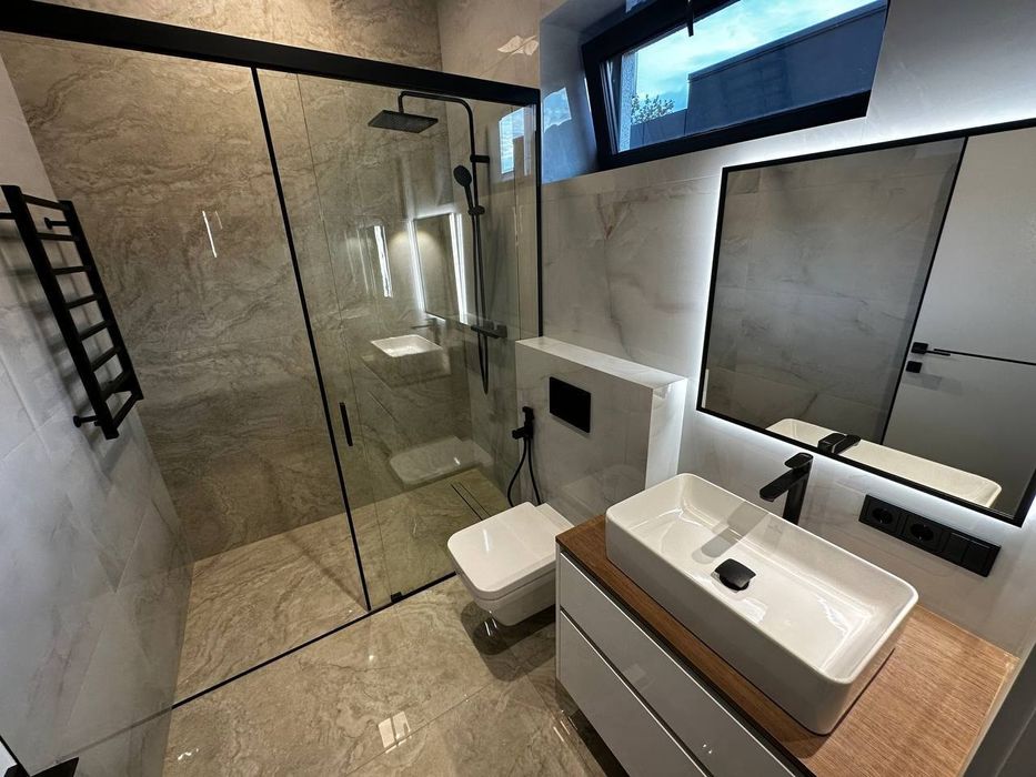 Продам дом с бассейном Новоалександровка