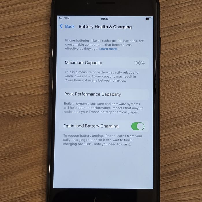 Telefon Apple iPhone SE 2022, 64GB Idealny stan! Bez rys!! Jak nowy!