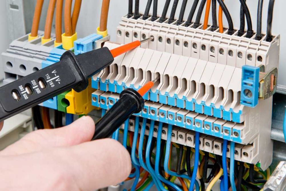 Kompensacja mocy biernej, instalacje elektryczne