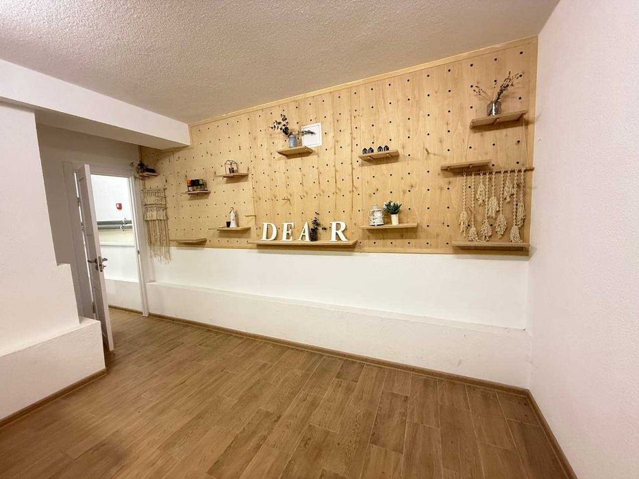 Продаж комерційного приміщення 76 кв.м. в р-ні Поділля - Слов'янка.