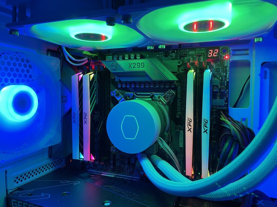 Komputer gamingowy + peryferia