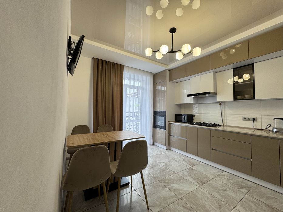 Двокімнатна квартира з ремонтом, Левада Затишна