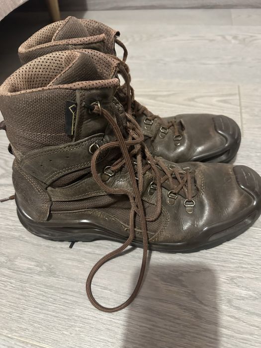 Берці тактичні  Gore-tex  44 р та чорні шкіряні 41р.