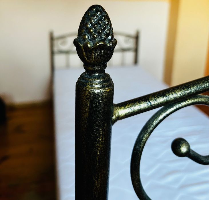 Metalowe kute łóżko 90x200 cm