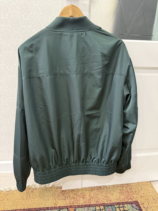 Продам бомбер ветровка куртка Armani M