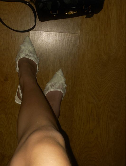 Білі туфлі, 39-40 носились 1 раз на фотосесію