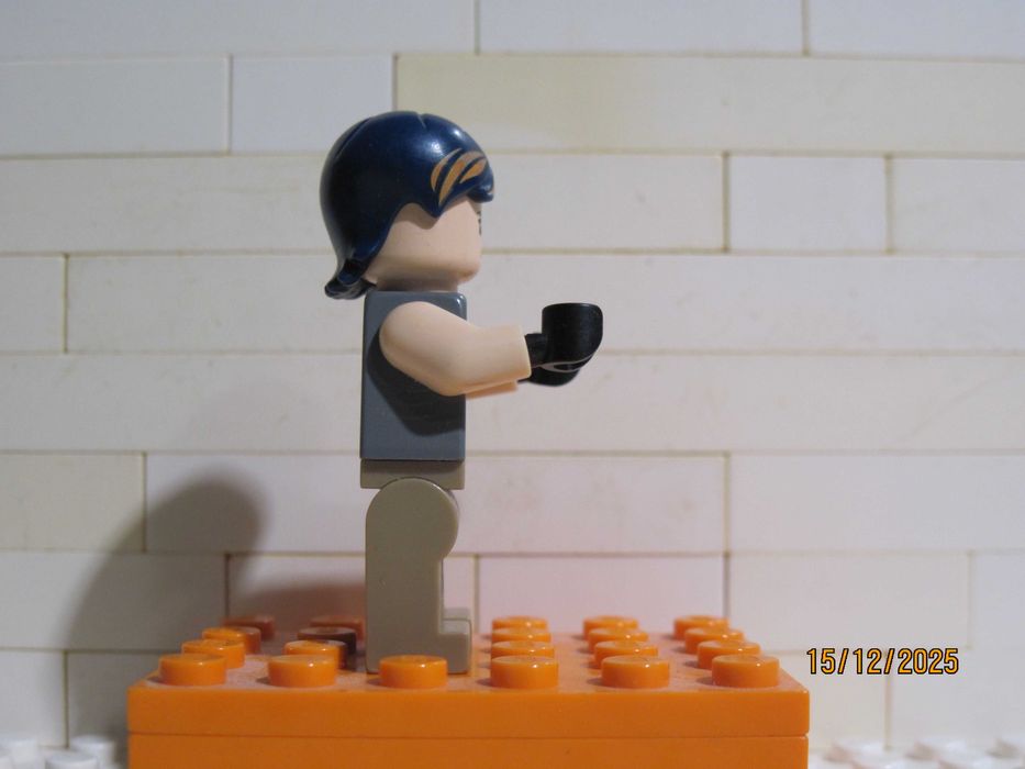 LEGO Star Wars Sabine Wren. Używana, pęknięte ramie.