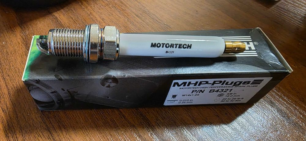 Свічки Motortech MHP-Plugs B4321 для газового генератора