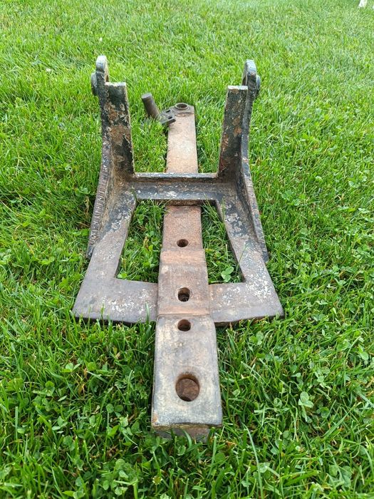Zaczep polowy Ursus c325, 328, 330