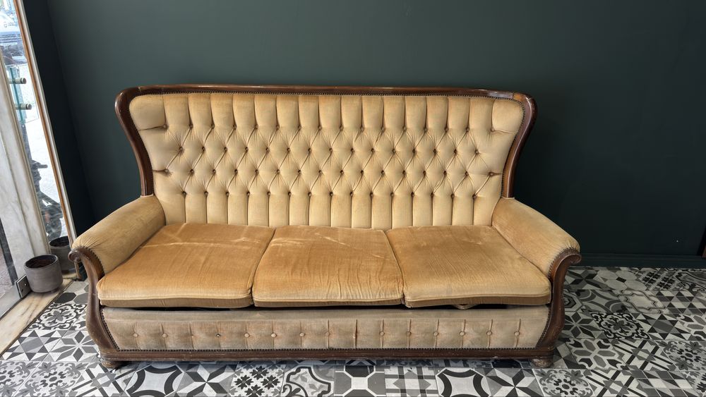 Sofa cama estilo chesterfiled de 3 lugares