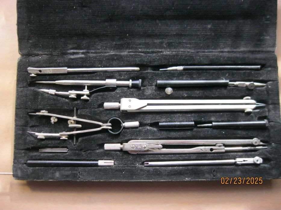 ПРодам готовальню для креслення У14, радянських часів