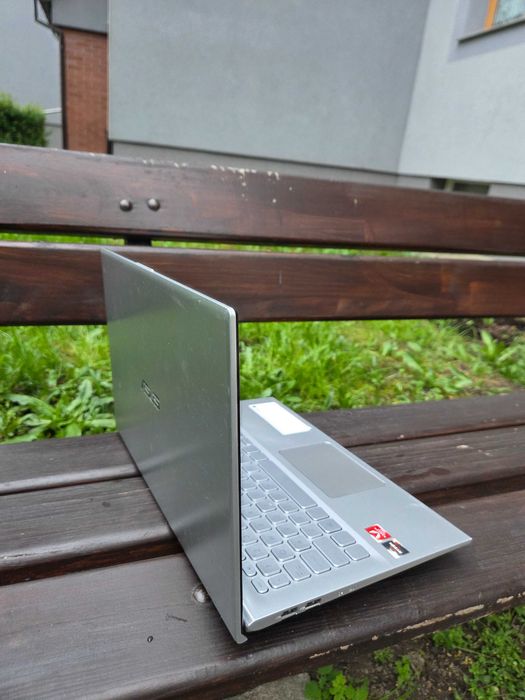 Asus X512D – Ryzen 5, 12GB/512GB SSD – bateria 5h – 899 zł