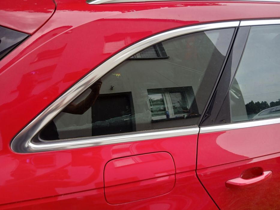 Szyba karoseryjna prawy tył chrom Audi A4 B9 kombi
