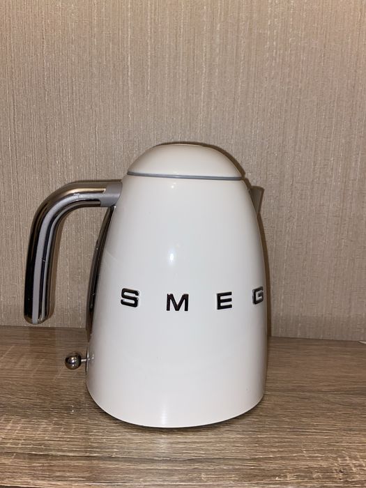 Електрочайник Smeg Klf03creu