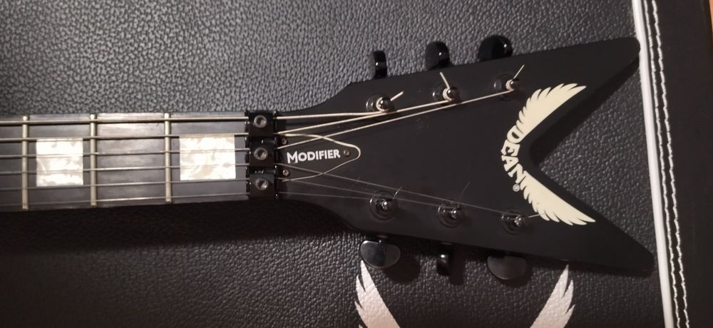 Guitarra Dean ML Modifier Black Satin