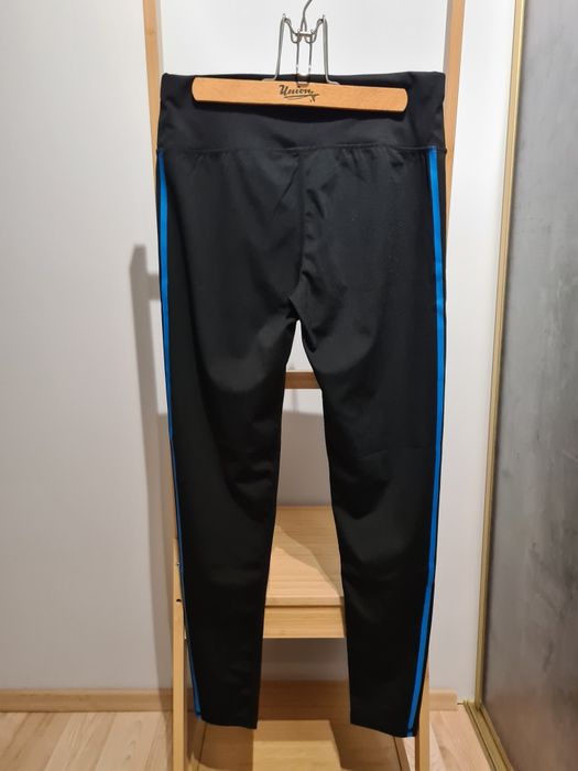 Sportowe leginsy damskie